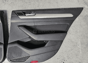 VW Passat B8 boczek drzwi  tył tylni prawy  lewy 1