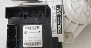 AUDI A3 8P SILNICZEK SZYBY PRAWY TYŁ 8P0959802D 3