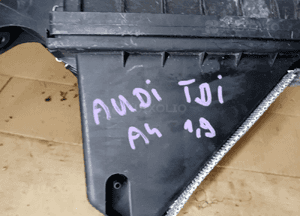 Obudowa filtra powietrza Audi A4 B5 1.9 TDI 8D0129607M 9