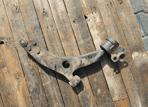 WAHACZ PRAWY LEWY PRZÓD PRZEDNI FORD KUGA MK1 2.0 TDCI 11