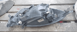 Przod przednia lampa lewa nissan note E11 4