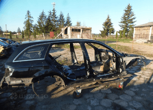 Mercedes w 204 prog slupek prawy kombi k.l C197 1