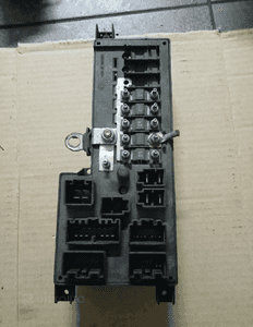 skrzynka bezpieczników volvo s 60 518787205