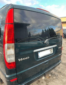 MERCEDES vito viano 639 klapa ocynk szyba tył tylna  zamek listwa 3