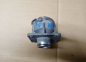 Łapa podpora półosi BMW M5 G30 F90 4.4 V8 8699442 2