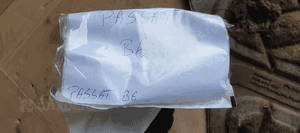 Wygłuszenie maski podbitka spinki VW Passat B6 3C0863831 9
