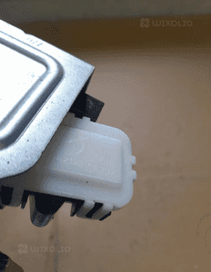 ZAMEK KLAPY TYŁ MAZDA 2 nr C6728 2