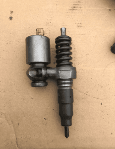 Wtryskiwacz wtrysk pompowtrysk 1 sztuka MSC100670 LAND ROVER DISCOVERY 2 II / DEFENDER 2,5 TD5 15P
