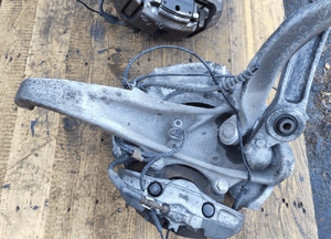 BMW 5 F10 3.0D ZWROTNICA PIASTA TARCZA ZACISK WAHACZ PRAWY LEWY PRZÓD OE 7