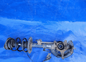 Toyota rav4 06-12 2.2 D4D piasta zwrotnica gira macpherson 1