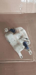 Zbiorniczek spryskiwaczy pompka Alfa 147 1