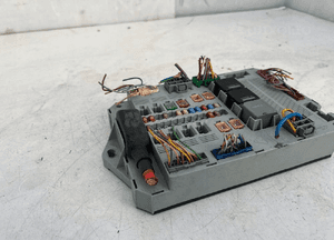 JAGUAR XF X250 1 I SKRZYNKA BEZPIECZNIKÓW MODUŁ STEROWNIK BCM 9X2314D628AB 3