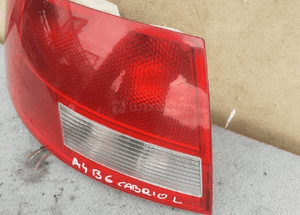 Audi A4 B6 cabrio lampa tył tylna lewa 2