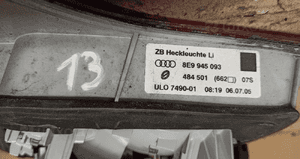 Lampa lewy tył w klapę audi A4 B7 nr 8E9945093 3