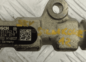 Listwa wtryskowa  0445214079 8200378703 dostępne 2 sztuki 5