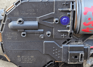 Opel Astra J 4 IV mechanizm wycieraczek przód przednich silniczek 13262434 4