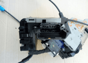 Citroen C4 Picasso I zamek drzwi przod prawy lub lewy 3