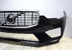Volvo XC60 zderzak przód r-design 2019R llu 3
