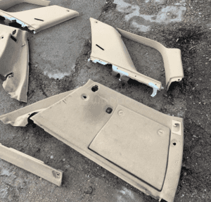 MERCEDES ml  164 boczki bagażnika  podłoga beżowe tył tylne 3