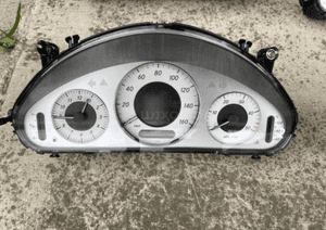 Mercedes e 211 biały licznik zegary diesel avantgarde 2