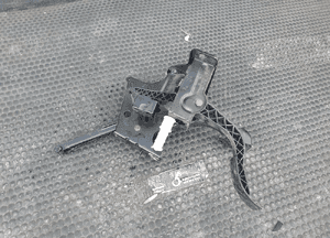 Pedał 1J1721111C Pedały Hamulca Gazu Stelaż Mocowanie Europa VW Golf IV 4 Seat Leon I 1 Audi A3 8L Skoda 24