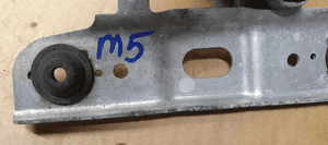 Uchwyt mocowanie chłodnicy lewy dolny BMW M5 G30 F90 7357221 6