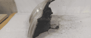 Przod przednia lampa prawa toyota avensis T25 3