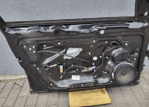 DRZWI lewy przód przednie kierowcy VW Passat B6 lift LC9X czarne 11