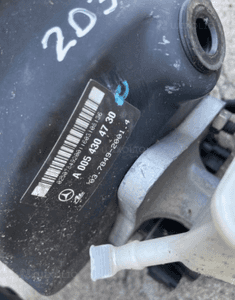 MERCEDES C 203 4 matic serwo pompa hamulcowa 3