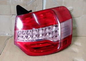 Lampa prawy tył tylna prawa Citroen C5 III Sedan 9681063680 1