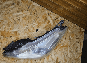 TOYOTA PRIUS PLUS 12-15 lampa przednia lewa ksenon xenon 4