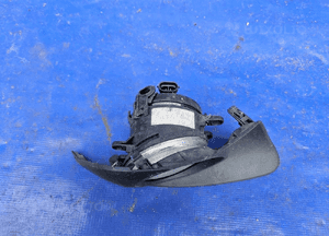 Toyota VERSO 09-12 halogen kosz kratka prawy 2
