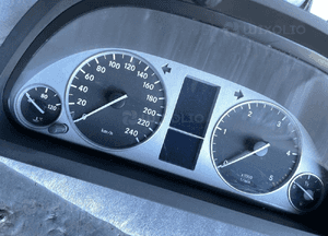 MERCEDES B 245  LICZNIK SZAFA prędkościomierz wyświetlacz ramka licznika cdi diesel 3