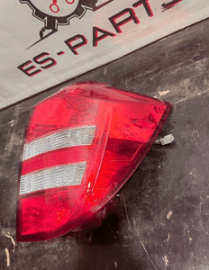 Lampa prawy tył tylna dolna kia ceed i sw kombi 06-09 2