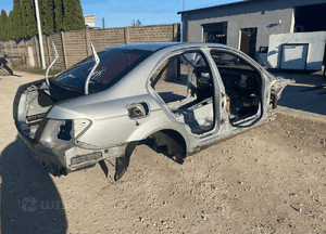 Ćwiartka podłużnica lewy przód mercedes c W204 sedan 3