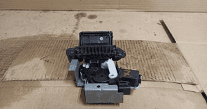 Zamek klapy tył mazda 2 nr C6728 1