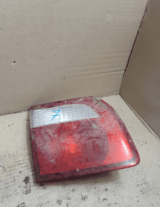 Mazda 626 v gf lampa lewa tył w klapę 132-61922 2