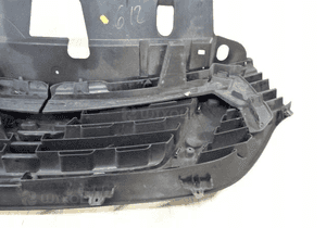 Nissan NV300 grill atrapa nissan grill atrapa 7