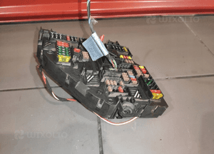 BMW 5 F10 F11 3.0D N57 MODUŁ SKRZYNKA BEZPIECZNIKÓW WTYCZKI 9210857 4