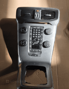 Panel sterowania nawiewu radia kratki środkowe volvo V40 ii 1