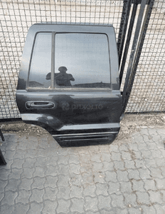 drzwi prawe tył cherokee wj