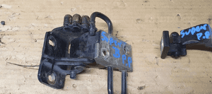 Zawias zawiasy drzwi prawy przód para Skoda Superb 4B0831412B 2
