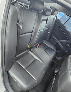 Toyota Avensis T27 Sedan fotel fotele przód tył kanapa skóra 4