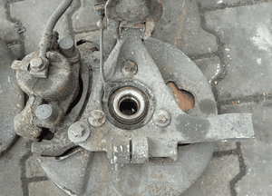 Opel Signum Vectra C Saab 93 zwrotnica przód   lewa 1