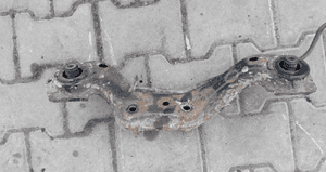Honda CRV I belka lapa zawieszenia tyl 96-01 1