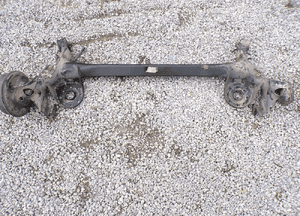 TOYOTA YARIS II III BELKA TYLNA OŚ BĘBNY ABS BEZ RDZY 1
