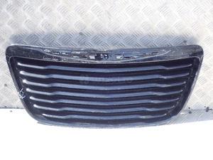 ATRAPA GRILLA CHRYSLER 300C  11LX-112AA 1