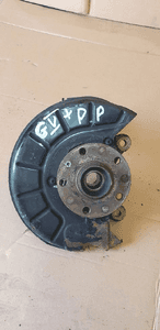 Zwrotnica piasta prawy przód VW Golf V Plus 1.9 TDI 1