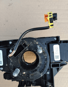 Ford Focus MK3  tasma pod kierownice 2