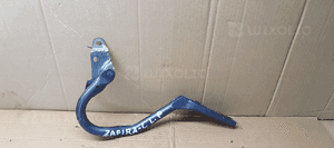 Zawias maski lewy przód Opel Zafira C 13283108 1